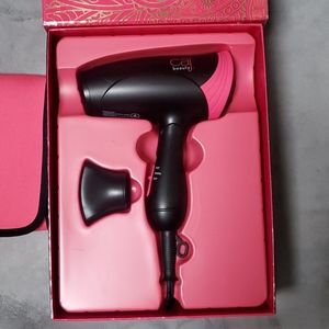 Volumizing Travel Dryer